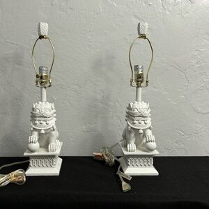 Barbara Cosgrove lamps foo dogs white